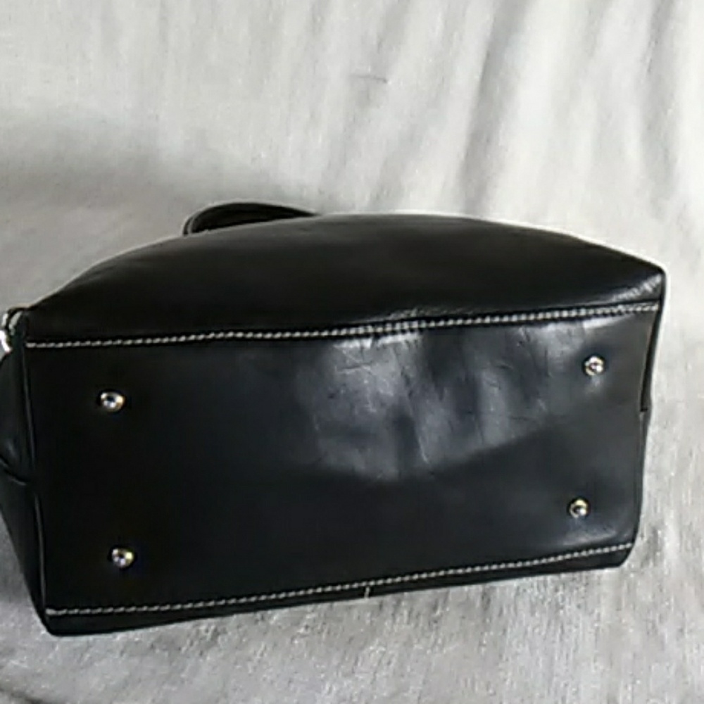 Authentic Dooney & Bourke Pocket satchel - Picture 3 of 8
